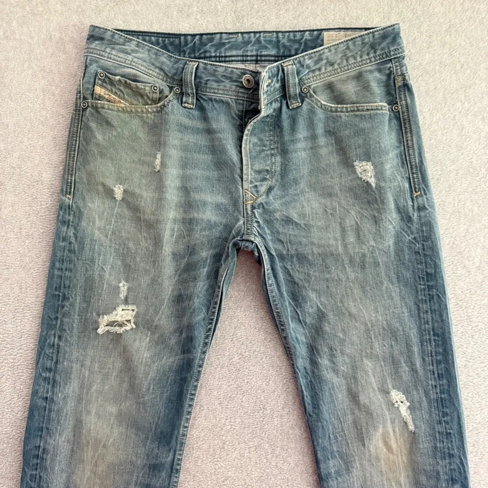 Diesel Viker Mens 31x32 Regular Straight Leg Distressed Light Wash Jeans